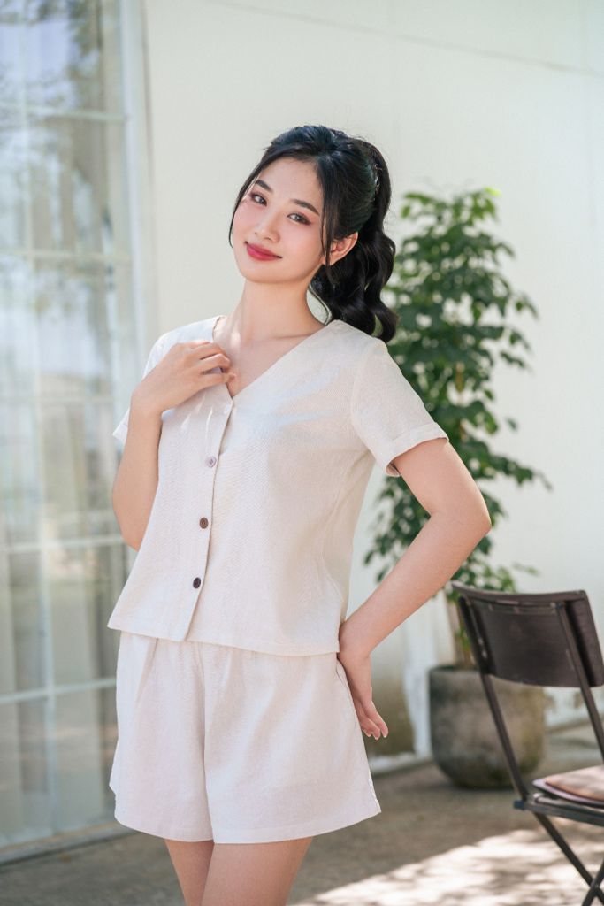 Đồ bộ đùi có tay nút nhiều màu trắng kem