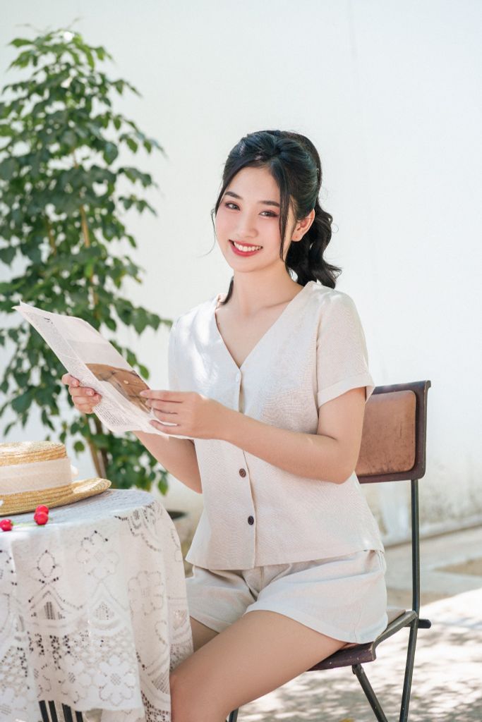 Đồ bộ đùi có tay nút nhiều màu trắng kem