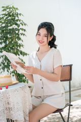 Đồ bộ đùi có tay nút nhiều màu trắng kem