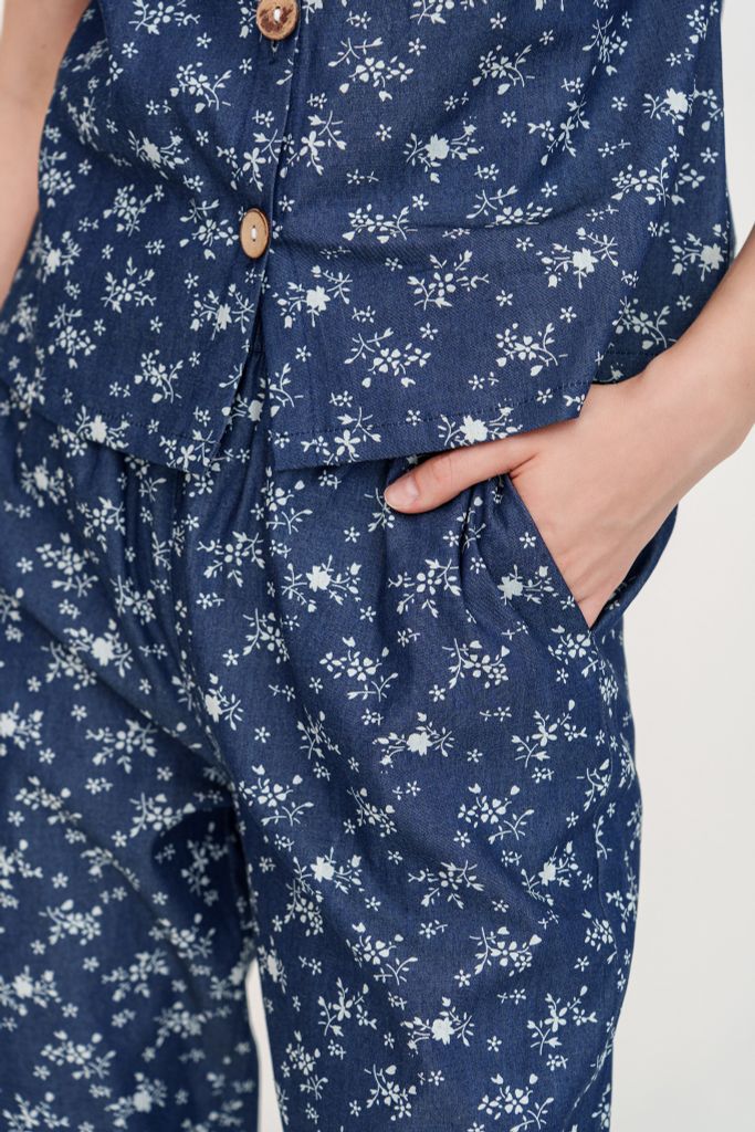 Đồ bộ dài có tay cổ thuyền hoa nhí DH230401