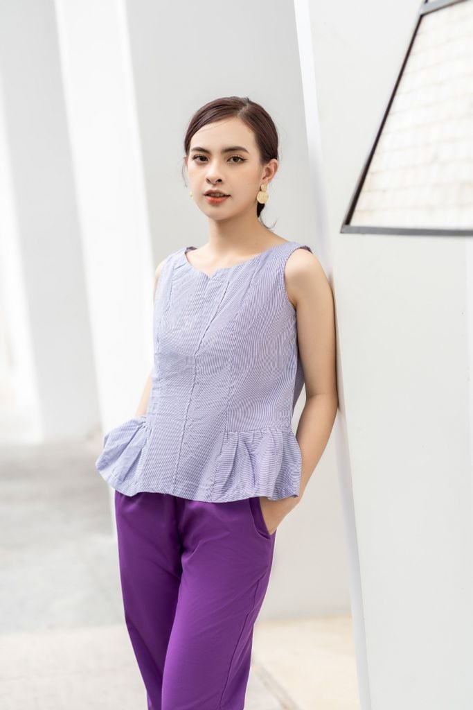 Đồ bộ dài không tay sọc tím cổ lệch quần trơn DS220937