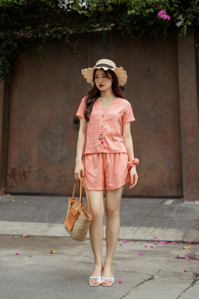 Đồ bộ đùi có tay nút nhiều màu hồng cam thêu hoa