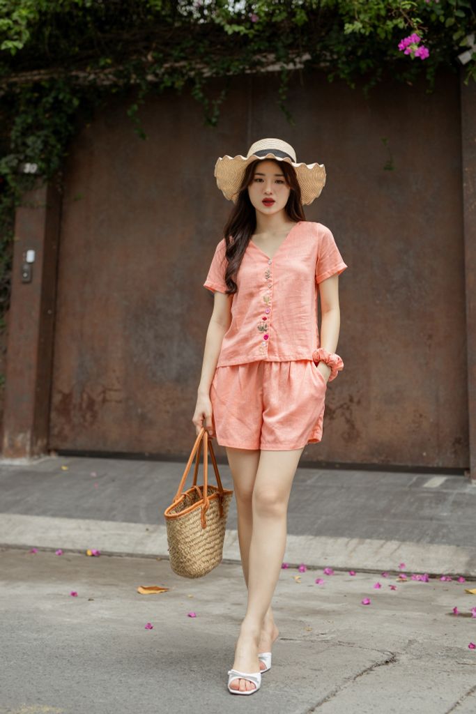 Đồ bộ đùi có tay nút nhiều màu hồng cam thêu hoa