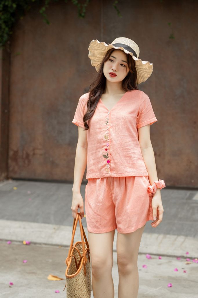 Đồ bộ đùi có tay nút nhiều màu hồng cam thêu hoa