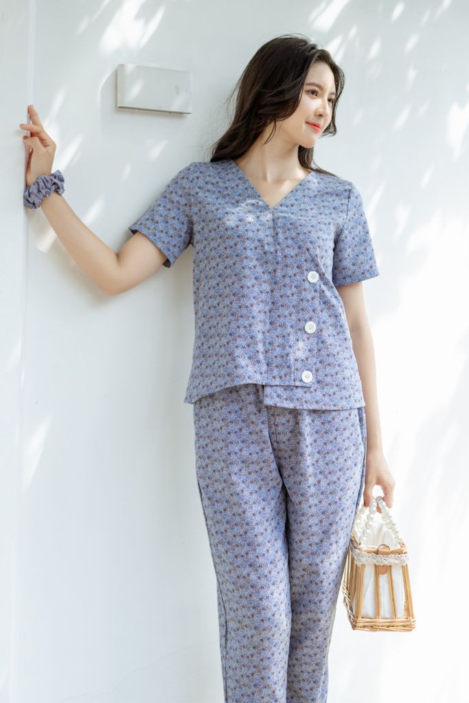 Đồ bộ dài thiết kế có tay 3 nút lệch tà xám