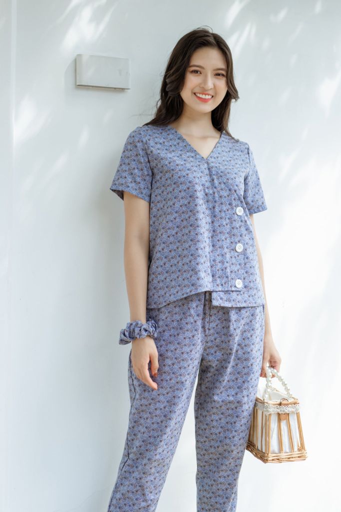 Đồ bộ dài thiết kế có tay 3 nút lệch tà xám