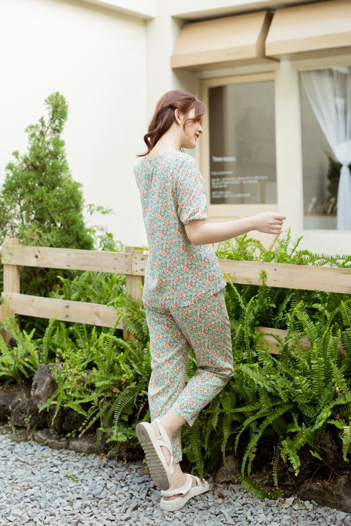 Đồ bộ dài thiết kế cổ giọt nước vàng