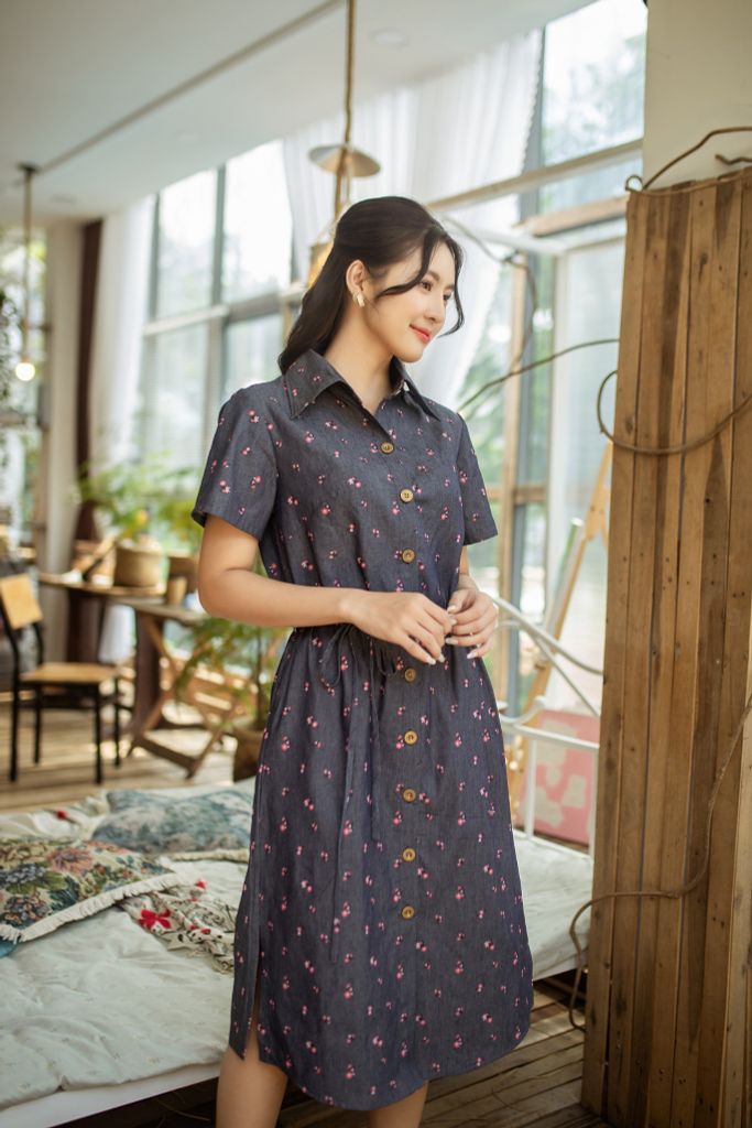 Đầm sơ mi có tay họa tiết hoa nhí hồng