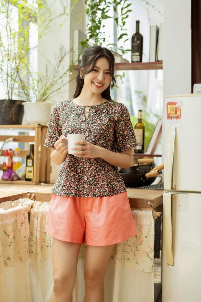 Đồ bộ đùi thiết kế có tay đan dây phối màu hồng