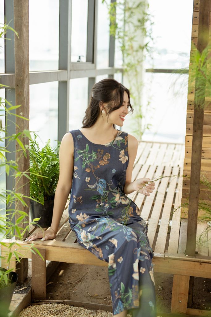 Đồ bộ dài không tay thiết kế vạt xéo hoa lan