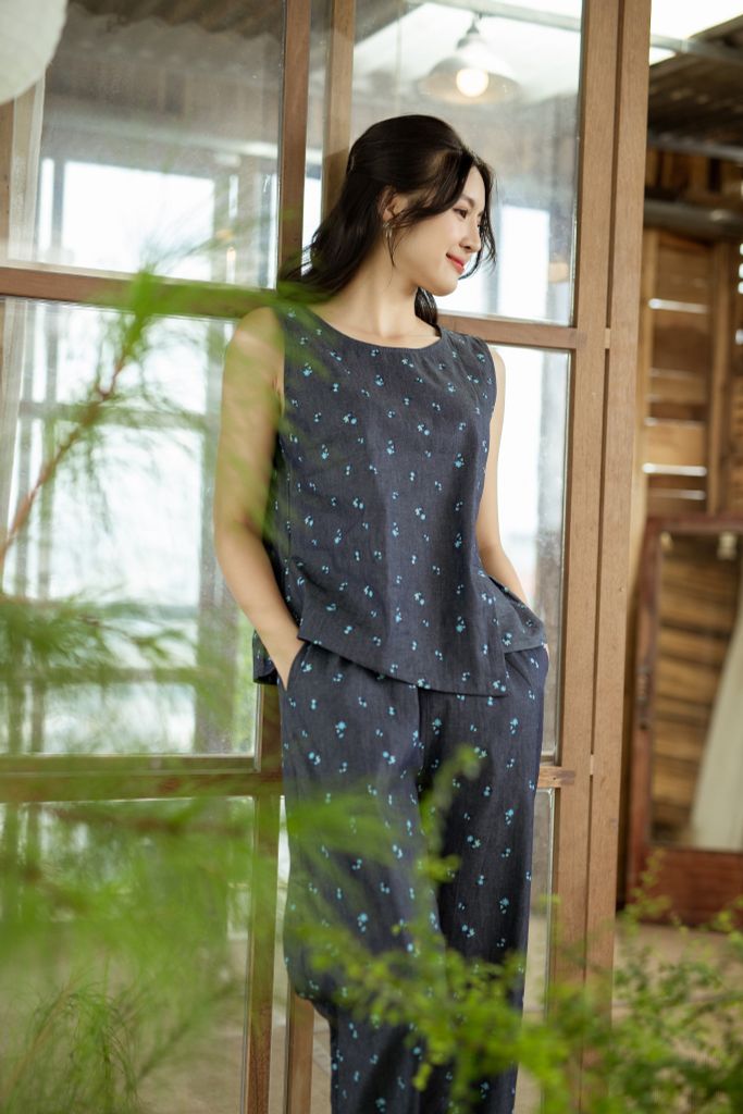 Đồ bộ dài không tay thiết kế vạt xéo hoa nhí xanh