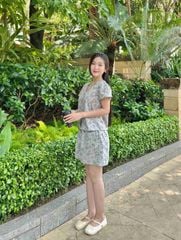 Đồ bộ đùi có tay cổ V hoạ tiết hoa hồng nền xám