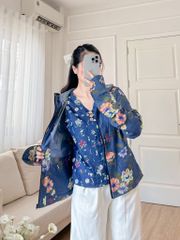 Áo khoác denim hoạ tiết chùm hoa cát tường