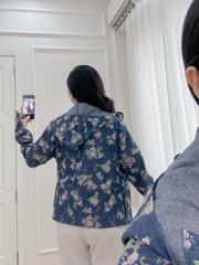 Áo khoác denim hoạ tiết chùm hoa
