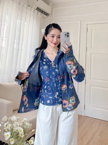 Áo khoác denim hoạ tiết chùm hoa cát tường