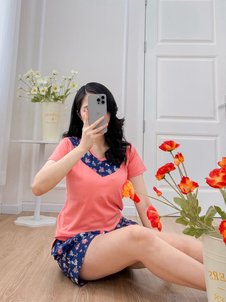 Đồ bộ đùi áo thun có viền cổ quần hoa mùa xuân