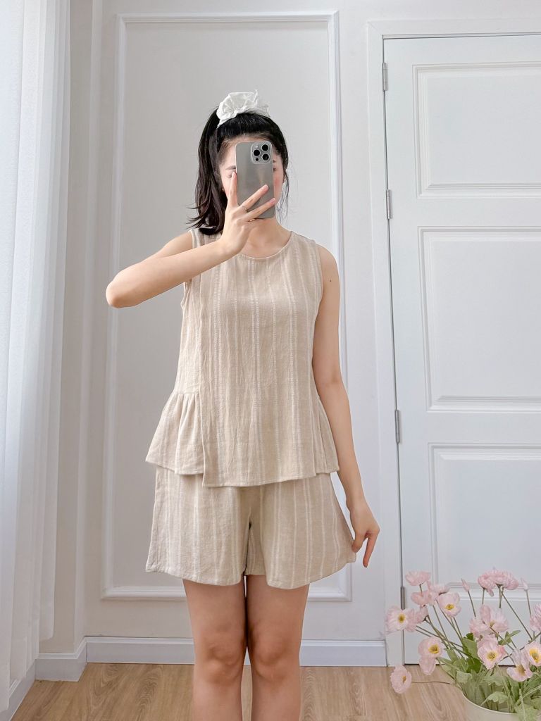 Đồ bộ đùi không tay vạt xéo linen sọc kem