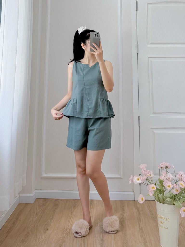 Đồ bộ đùi cổ lệch tà linen xanh