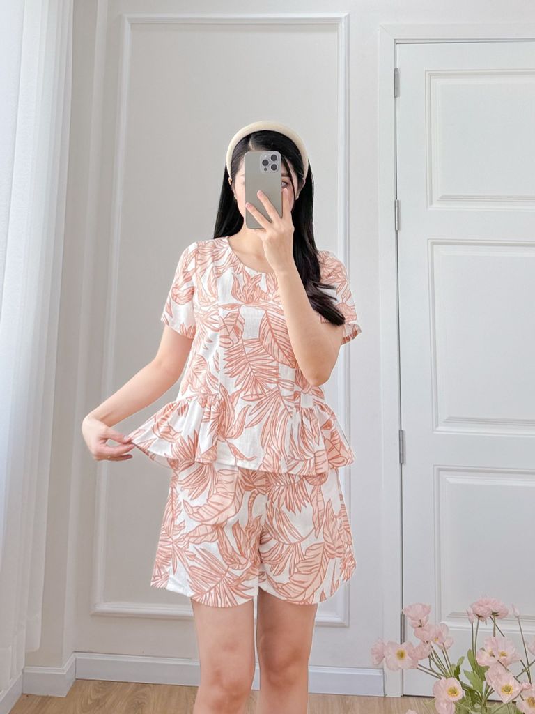Đồ bộ đùi nhún bèo linen có tay hoạ tiết lá nâu
