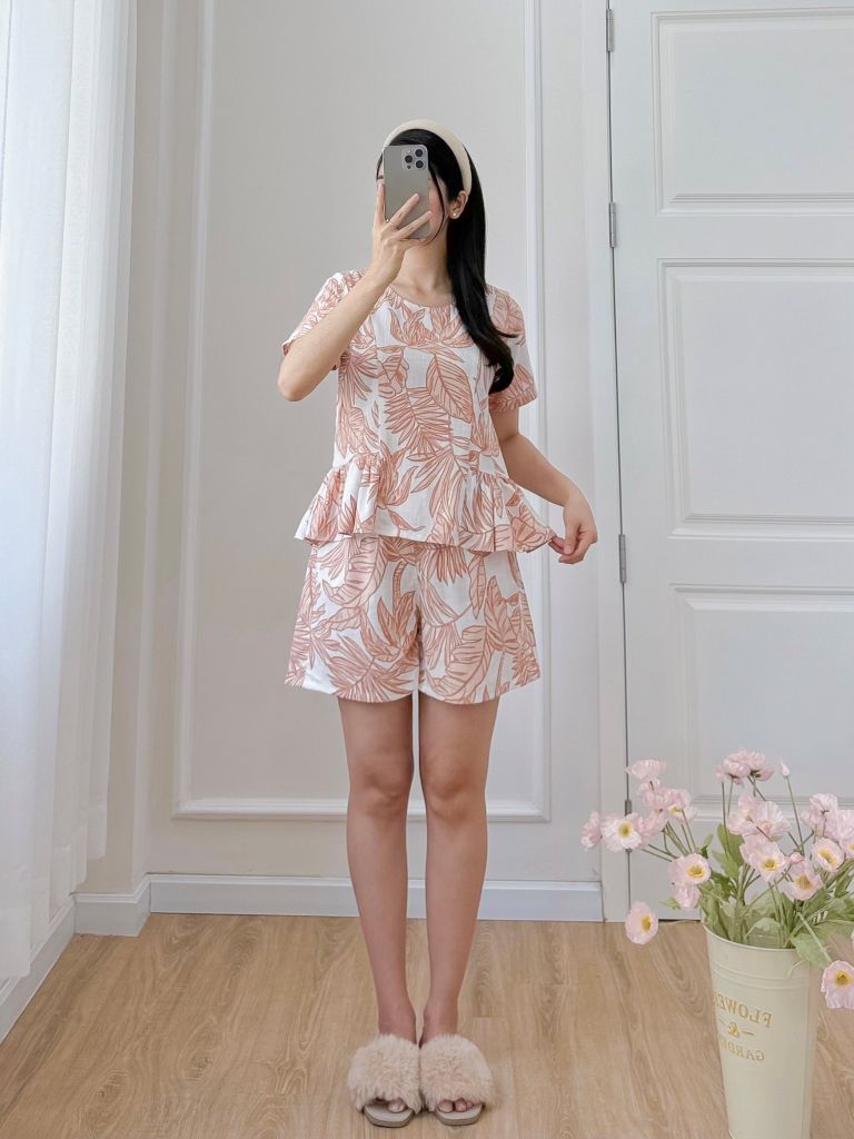 Đồ bộ đùi nhún bèo linen có tay hoạ tiết lá nâu