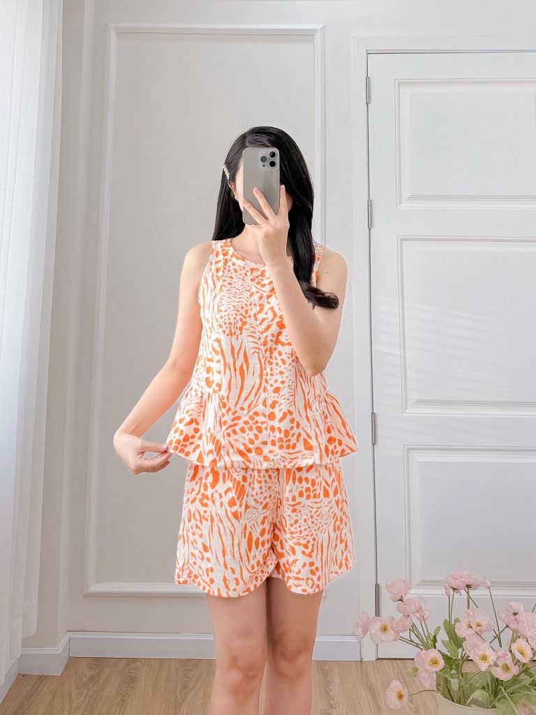 Đồ bộ đùi cổ lệch tà linen vằn cam