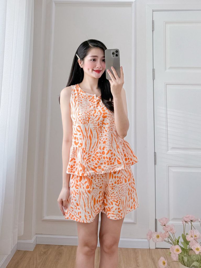 Đồ bộ đùi cổ lệch tà linen vằn cam