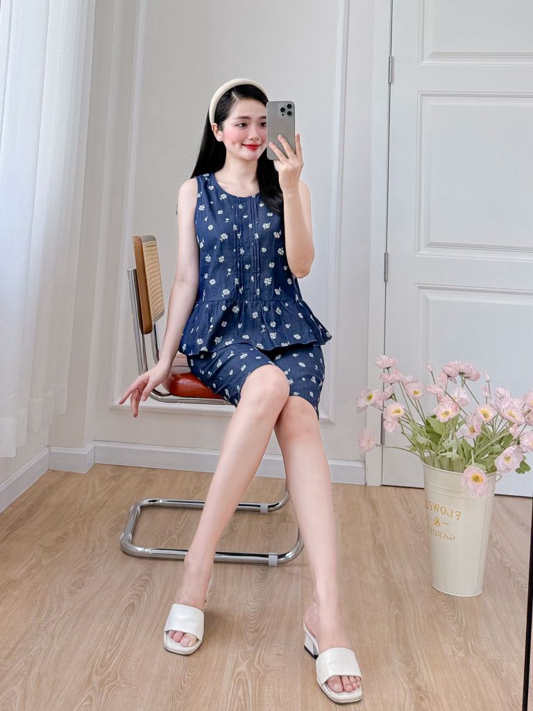 Đồ bộ lửng không tay xếp ly hoa cúc nhí