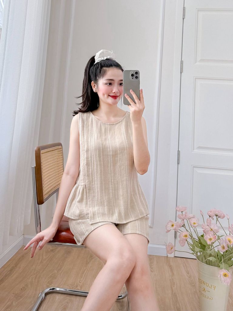 Đồ bộ đùi không tay vạt xéo linen sọc kem