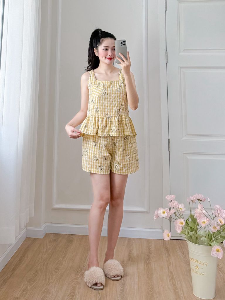 Đồ bộ đùi sọc caro họa tiết hoa bèo không tay_SA