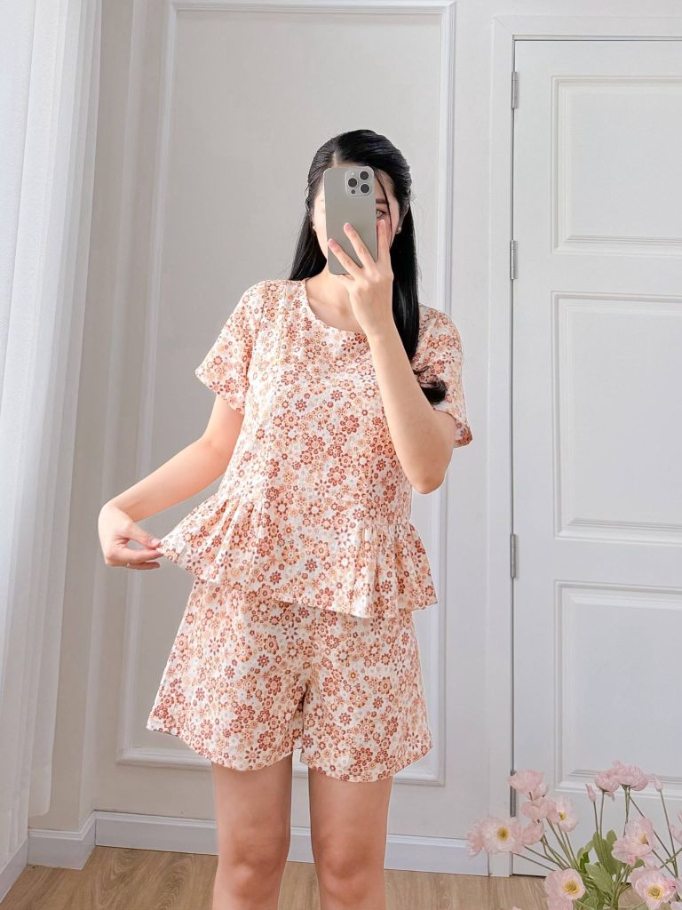 Đồ bộ đùi nhún bèo linen có tay hoa nâu