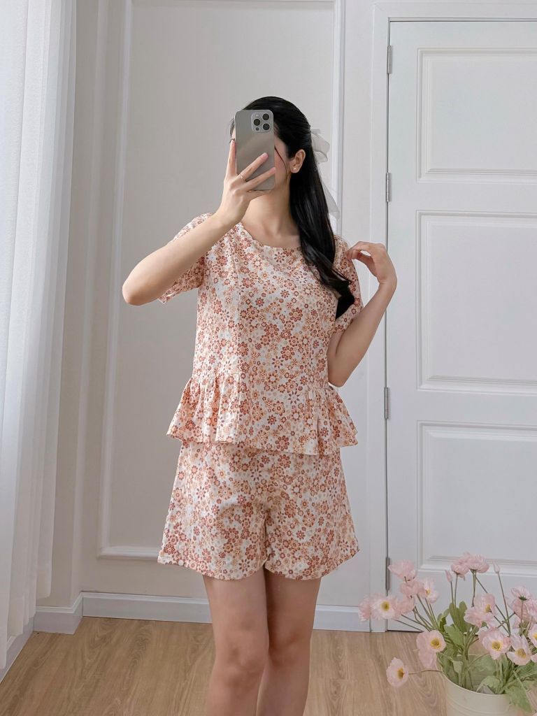 Đồ bộ đùi nhún bèo linen có tay hoa nâu