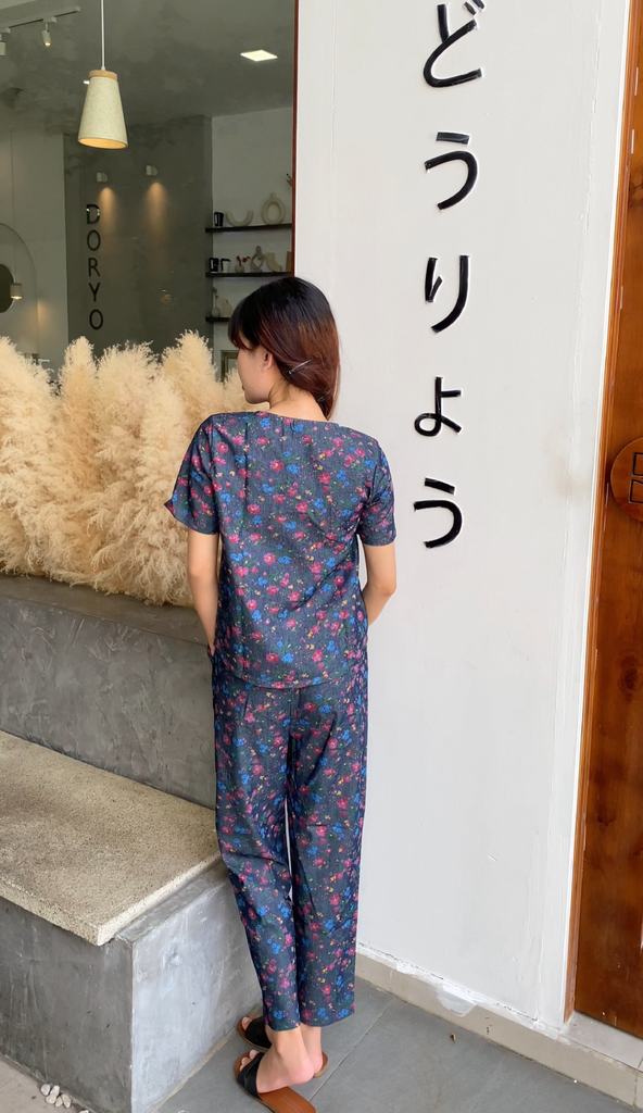 Đồ bộ dài có tay thiết kế cổ V nút dọc hoa sam