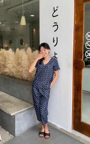 Đồ bộ dài có tay thiết kế cổ V nút dọc hoa cúc