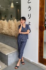 Đồ bộ dài có tay thiết kế cổ V nút dọc hoa cúc