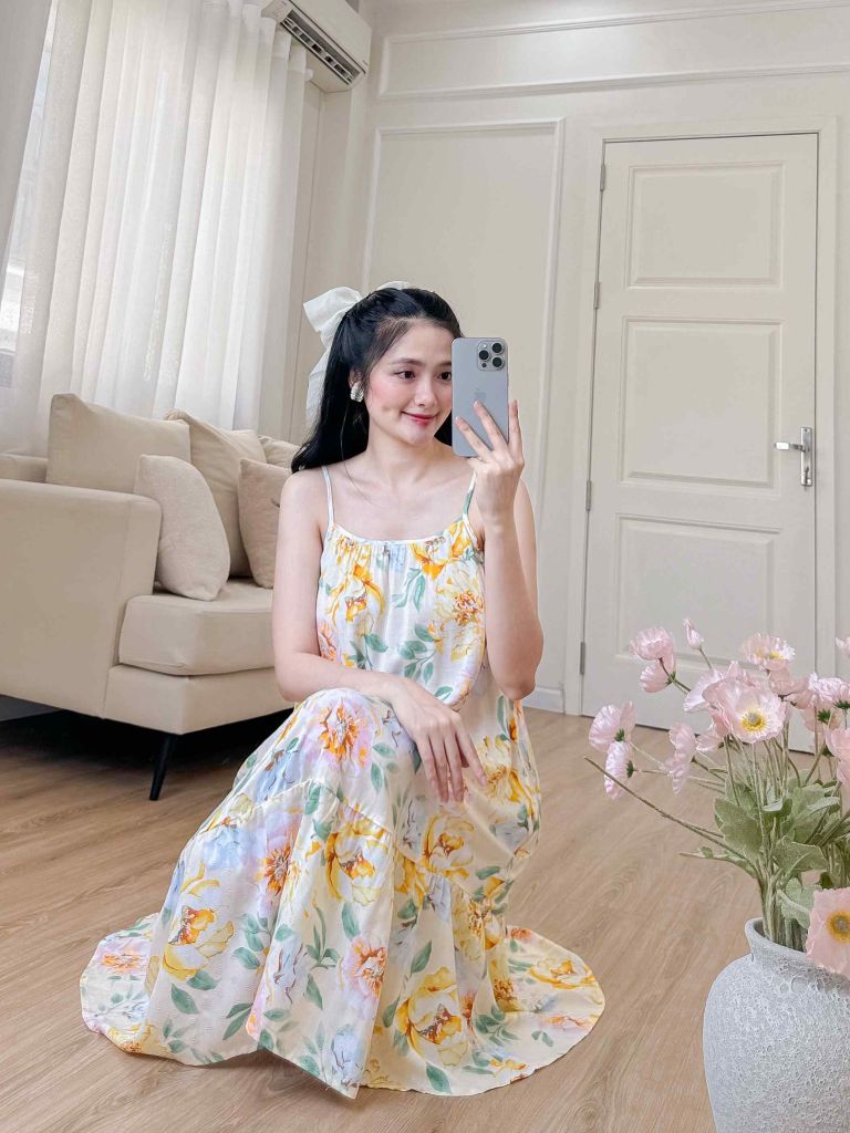 Đầm lụa 2 dây nền vàng hoa mẫu đơn