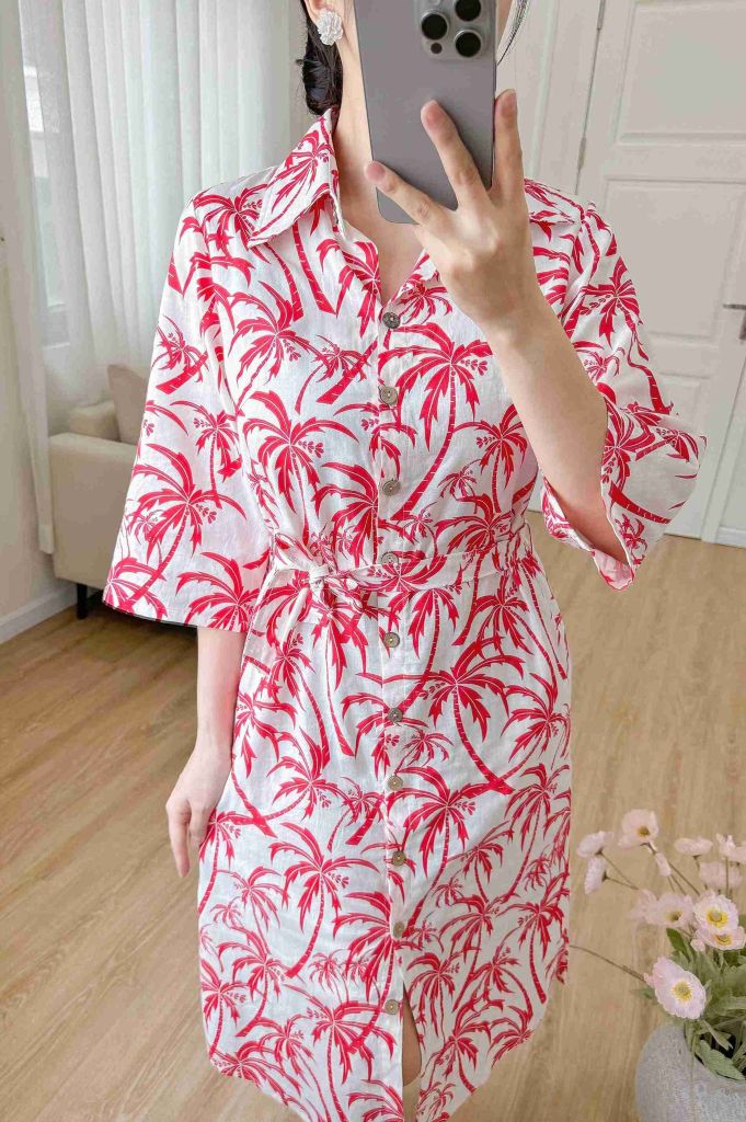 Đầm sơ mi tay lỡ linen họa tiết dừa đỏ