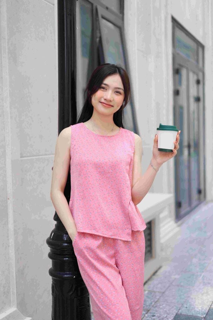 Đồ bộ dài không tay thiết kế vạt xéo hoa nguyệt quế hồng