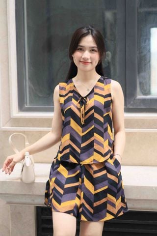 Đồ bộ đùi không tay nơ cổ đen vàng hoạ tiết Zigzag