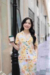 Đồ bộ dài có tay nền vàng hoa mẫu đơn