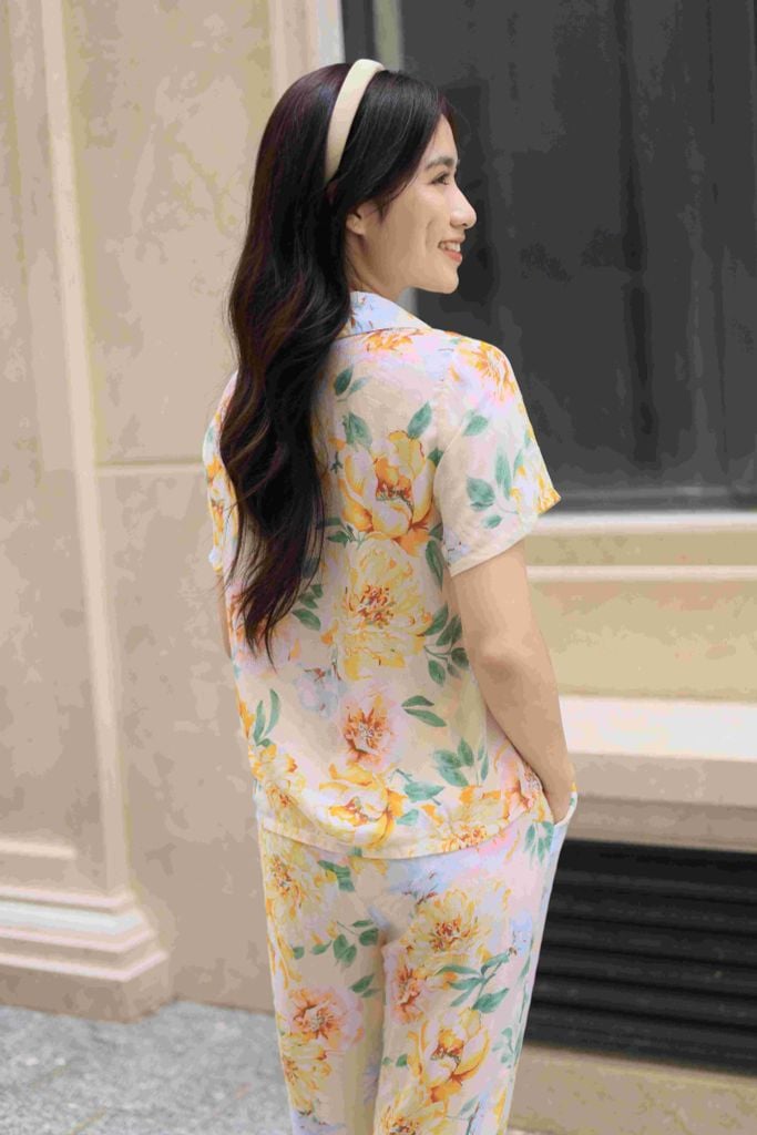 Đồ bộ dài có tay nền vàng hoa mẫu đơn