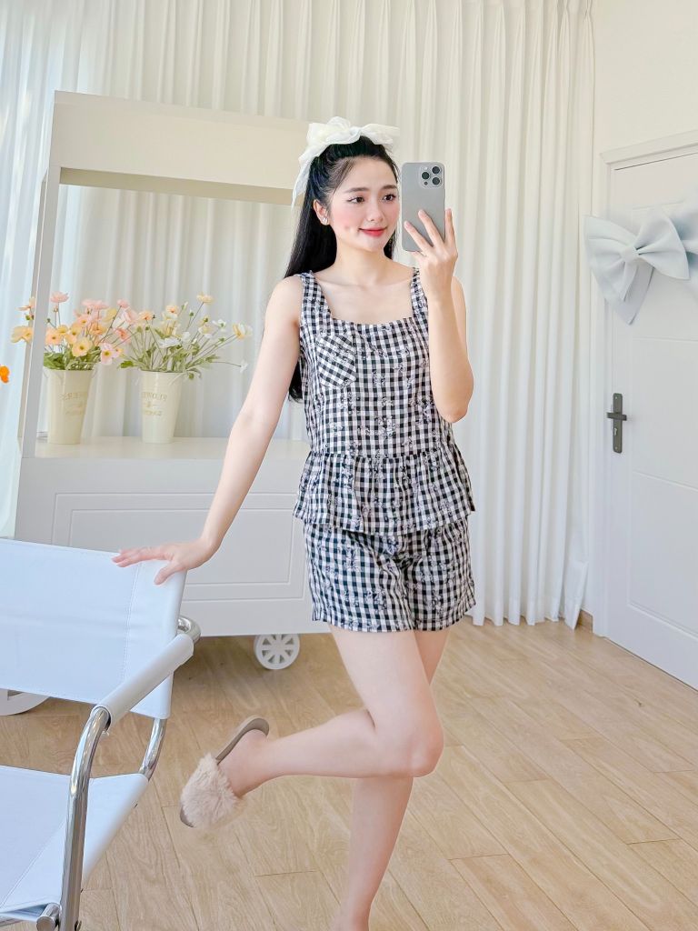 Đồ bộ đùi sọc caro họa tiết hoa bèo không tay_SA