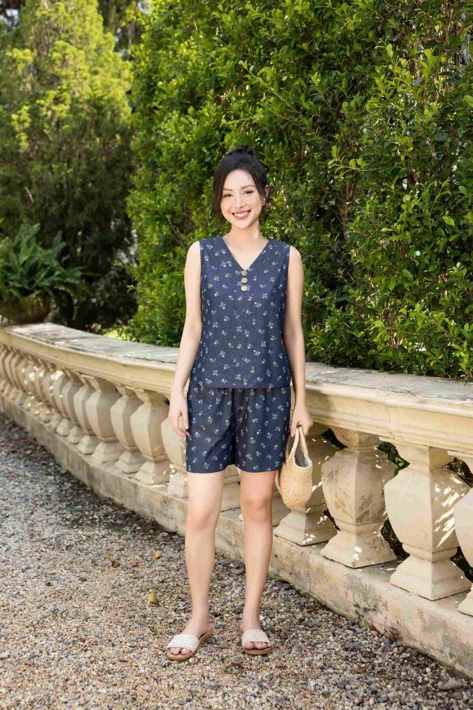 Đồ bộ đùi thiết kế 3 nút hoa hồng nhí