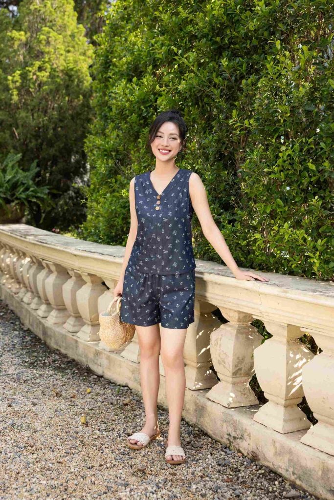 Đồ bộ đùi thiết kế 3 nút hoa hồng nhí