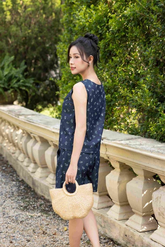 Đồ bộ đùi thiết kế 3 nút hoa hồng nhí