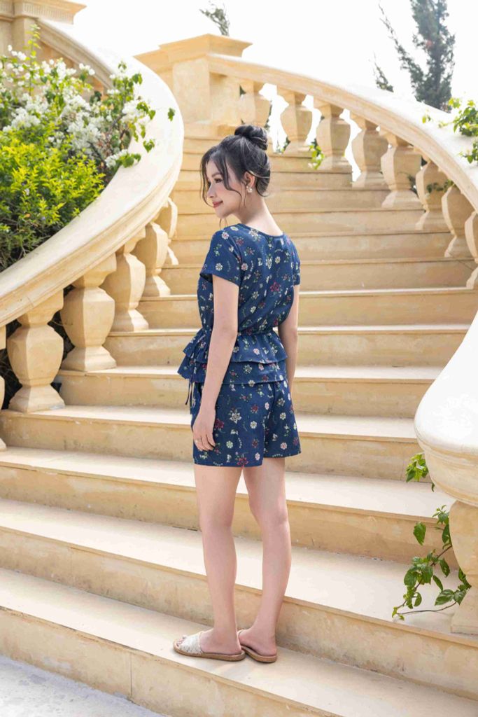 Bộ đùi thiết kế áo rút dây họa tiết Hoa Lily