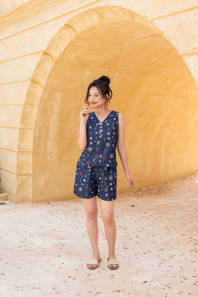 Đồ bộ đùi thiết kế 3 nút hoa lily