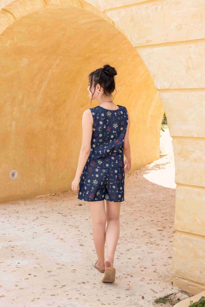 Đồ bộ đùi thiết kế 3 nút hoa lily