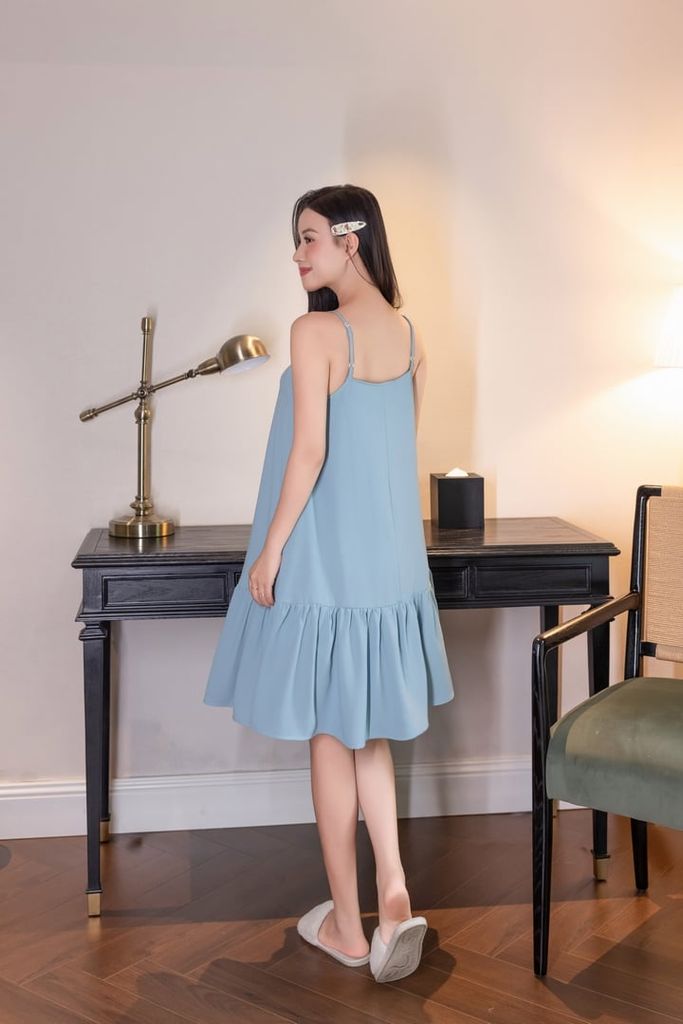 Đầm lụa 2 dây dáng suông xanh lơ