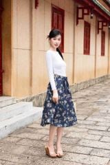 Chân váy denim hoạ tiết chùm hoa