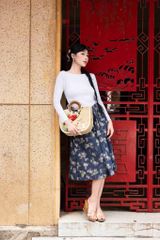 Chân váy denim hoạ tiết chùm hoa